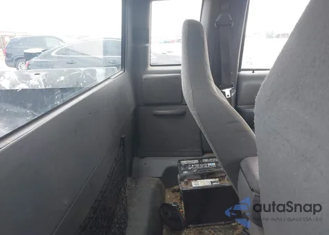 2002 Ford Ranger Edge/Tremor/Xl/Xlt from USA, damaged, VIN 1FTYR14U02PA93804